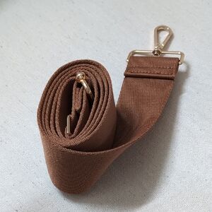 NWOT Ah-dorned Brown & Brass Bag Guitar Strap